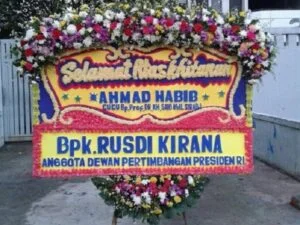 Papan Bunga Khitanan Sebagai Hadiah yang Indah dan Berkesan